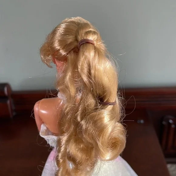 Vintage 1980 Happy Birthday Barbie. - Picture 10 of 16